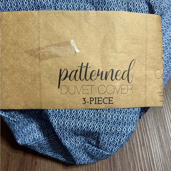 NWT Blue Patterned 3-Piece Set King/Cal King Duvet - Picture 2 of 3